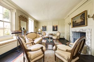 Sitting room- click for photo gallery